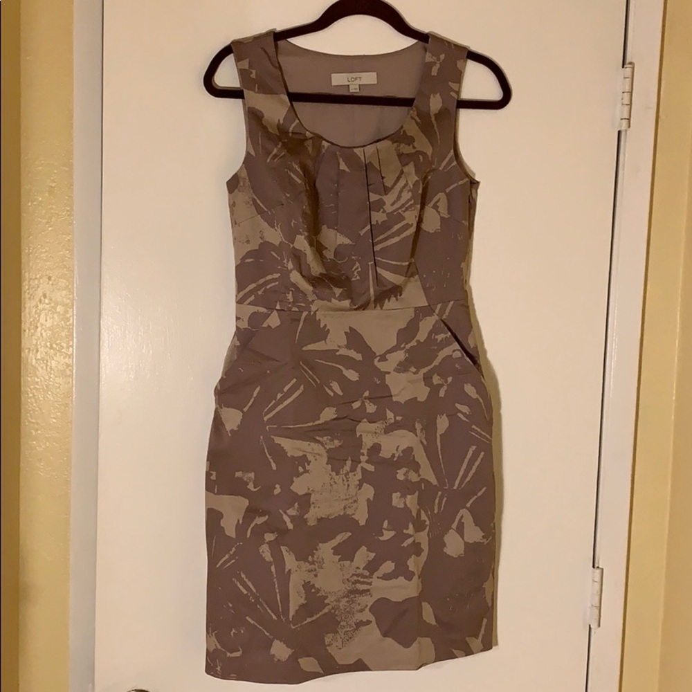 Loft sleeveless dress with pockets Size 4